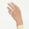 Anel aberto Ariana Grande X Swarovski com cortes mistos, multicolorido, banhado a ródio Anel aberto Ariana Grande X Swarovski com cortes mistos, multicolorido, banhado a ródio