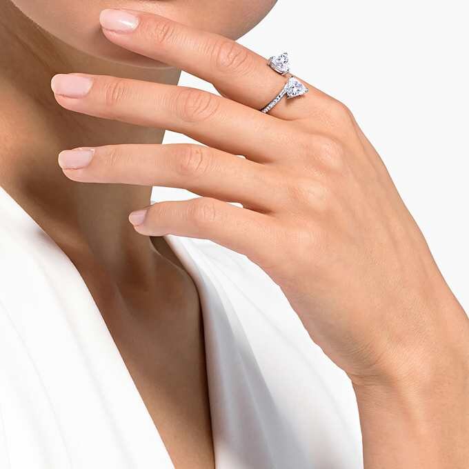 Anel Aberto Mesmera com Corte em Coração, Pavé, Branco, Banhado a Ródio Anel Aberto Mesmera com Corte em Coração, Pavé, Branco, Banhado a Ródio