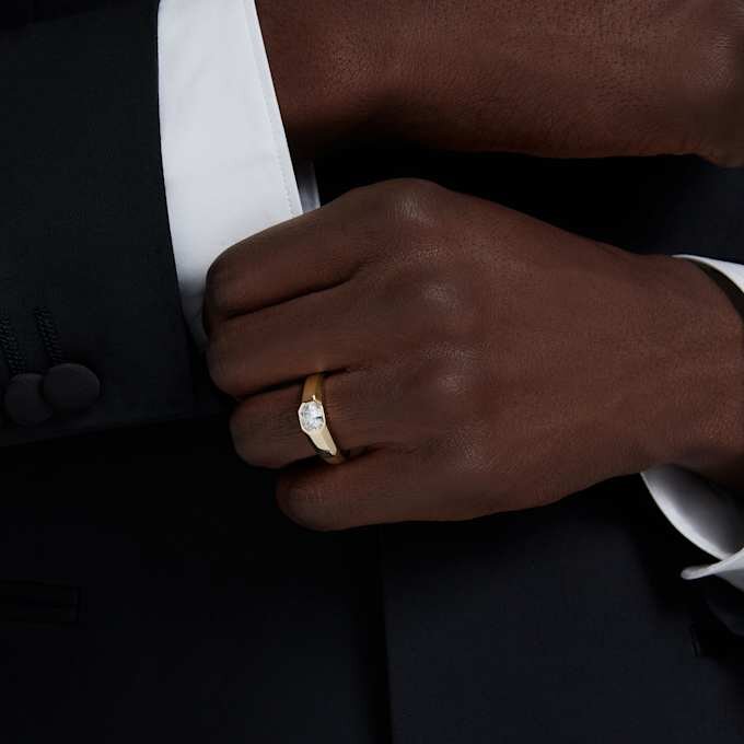 Anel com banda octogonal, diamantes cultivados em laboratório, 1,0 Ct no total, forma octogonal, ouro amarelo de 14K Anel com banda octogonal, diamantes cultivados em laboratório, 1,0 Ct no total, forma octogonal, ouro amarelo de 14K