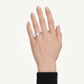 Anel com engaste octogonal, diamantes cultivados em laboratório, 2,0 quilates no total, forma octogonal, ouro branco de 14 quilates Anel com engaste octogonal, diamantes cultivados em laboratório, 2,0 quilates no total, forma octogonal, ouro branco de 14 quilates