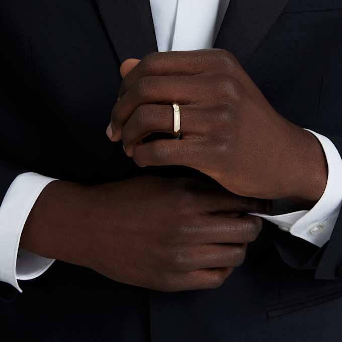Anel de eternidade com diamantes cultivados em laboratório, 0,05 ct no total, forma redonda, ouro amarelo de 14K Anel de eternidade com diamantes cultivados em laboratório, 0,05 ct no total, forma redonda, ouro amarelo de 14K