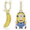 Brincos de pendente com os Minions Stuart e Banana, pavé, mini, multicoloridos, banhados a dourado Brincos de pendente com os Minions Stuart e Banana, pavé, mini, multicoloridos, banhados a dourado