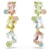Brincos Gema Drop com design assimétrico, cortes mistos, multicoloridos, banhados a dourado Brincos Gema Drop com design assimétrico, cortes mistos, multicoloridos, banhados a dourado