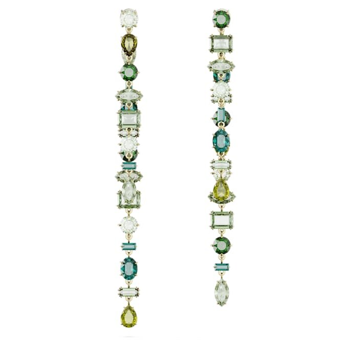 Brincos Gema Drop: Design assimétrico, cortes mistos, extra longos, verdes, banhados a ouro Brincos Gema Drop: Design assimétrico, cortes mistos, extra longos, verdes, banhados a ouro
