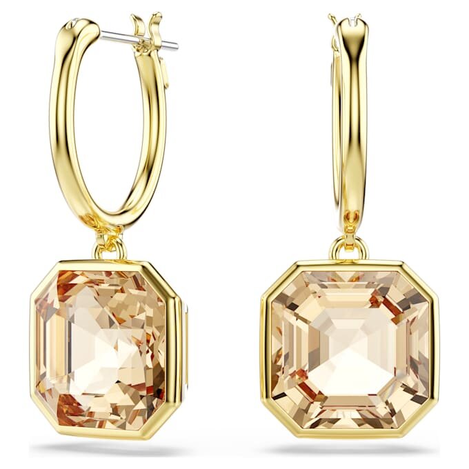 Brincos Millenia em forma de gota, corte quadrado, cor caramelo, banhados a dourado Brincos Millenia em forma de gota, corte quadrado, cor caramelo, banhados a dourado
