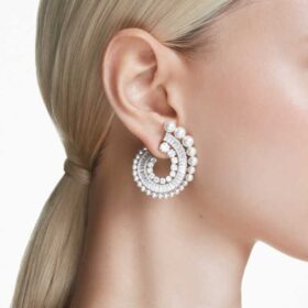 Brincos pendentes Ariana Grande X Swarovski com pérola de cristal, cortes mistos, brancos, banhados a ródio