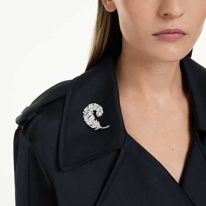 Broche Idyllia com cortes mistos, em forma de pena, banhado a ródio Broche Idyllia com cortes mistos, em forma de pena, banhado a ródio