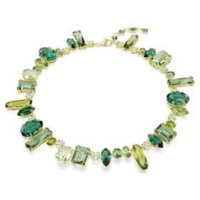Colar Gema com cortes mistos, verde, banhado a dourado Colar Gema com cortes mistos, verde, banhado a dourado