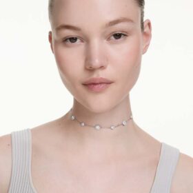Colar Una Angelic com motivos de corte redondo em ambos os lados, branco, banhado a ródio Colar Una Angelic com motivos de corte redondo em ambos os lados, branco, banhado a ródio