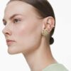 Conjunto de brincos Idyllia (3), design assimétrico, cortes mistos, flor, multicolorido, banhado a dourado Conjunto de brincos Idyllia (3), design assimétrico, cortes mistos, flor, multicolorido, banhado a dourado