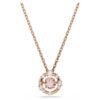Pingente Constella com corte redondo, pedra dançante, cor-de-rosa, banhado a ouro rosa Pingente Constella com corte redondo, pedra dançante, cor-de-rosa, banhado a ouro rosa