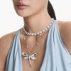 Colar Ariana Grande X Swarovski, corte redondo, flor, branco, banhado a ródio Colar Ariana Grande X Swarovski, corte redondo, flor, branco, banhado a ródio