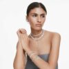Colar Ariana Grande X Swarovski Y com cortes mistos, pérola de cristal, coração, branco, banhado a ródio Colar Ariana Grande X Swarovski Y com cortes mistos, pérola de cristal, coração, branco, banhado a ródio
