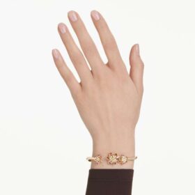 Pulseira Idyllia com cortes mistos, flor, multicolorida, banhada a dourado Pulseira Idyllia com cortes mistos, flor, multicolorida, banhada a dourado