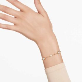 Pulseira Imber, corte redondo, design disperso, branca, banhada a dourado Pulseira Imber, corte redondo, design disperso, branca, banhada a dourado