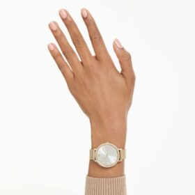 Relógio Clarica Swiss Made, pulseira em metal, tom dourado, acabamento em tom dourado